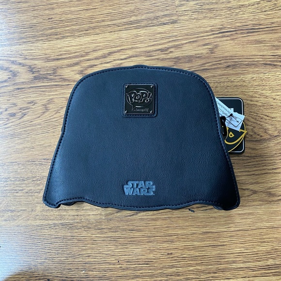 Darth Vader Loungefly Crossbody - Picture 3 of 6